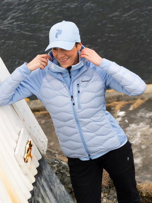 Peak Performance Helium Hybrid Jacket Amity Blue Dam