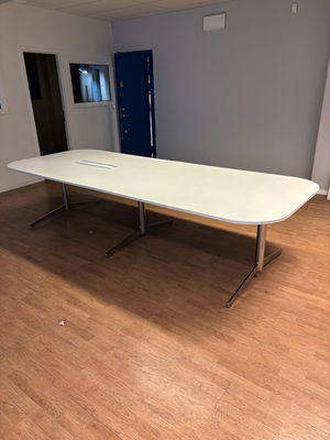 EDSBYN Konferensbord