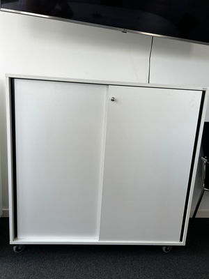 Skåp m. dörrar 120x119cm