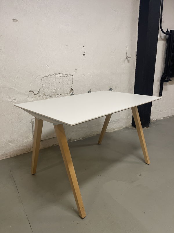 KINNARPS Skrivbord 120x80x75cm