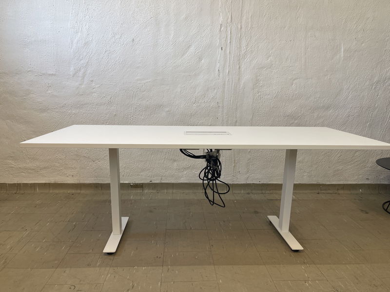 KONFERENSBORD m. kabeldike 200x80cm