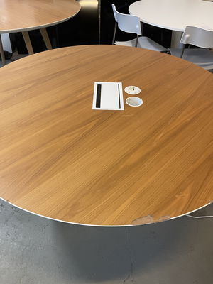 ARPER Runt bord Ø133cm