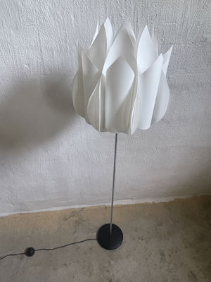 Knappa Tulpan Golvlampa