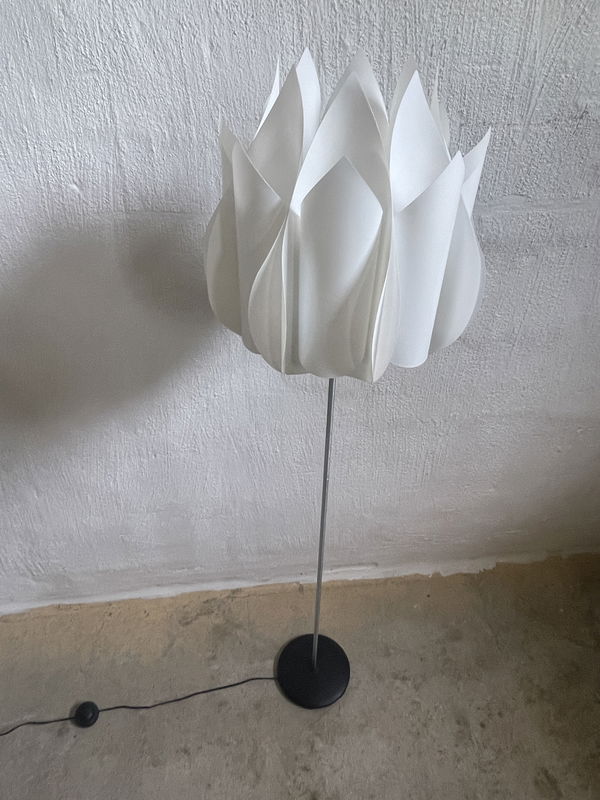 Knappa Tulpan Golvlampa