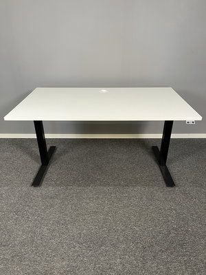 Höj & Sänkbart skrivbord 140cm