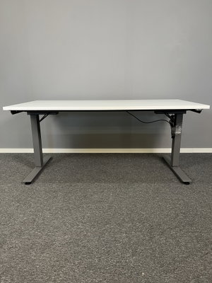 EFG Höj & sänkbart skrivbord 160cm