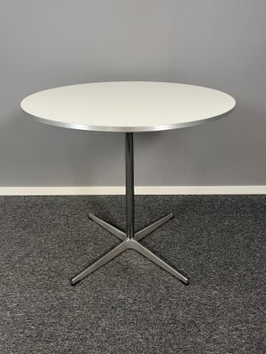 Cafébord Fritz Hansen A622 75cm diameter