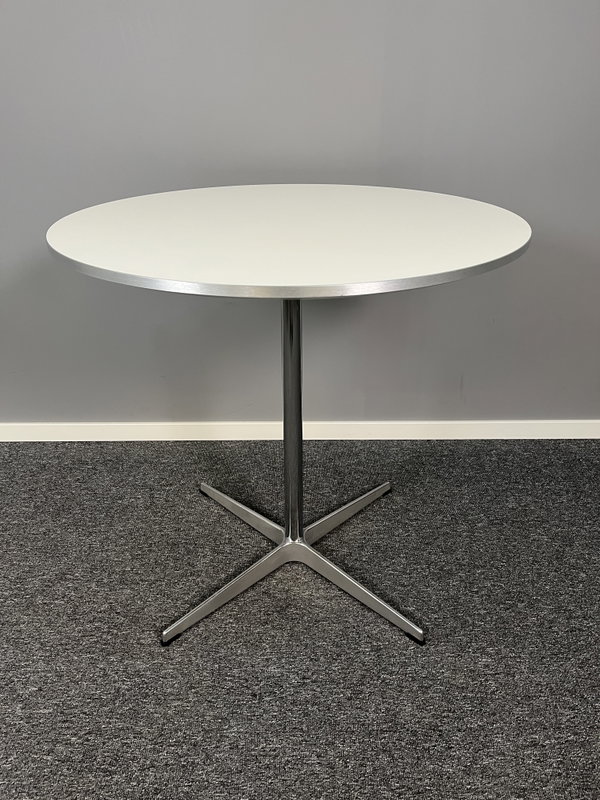 Cafébord Fritz Hansen A622 75cm diameter