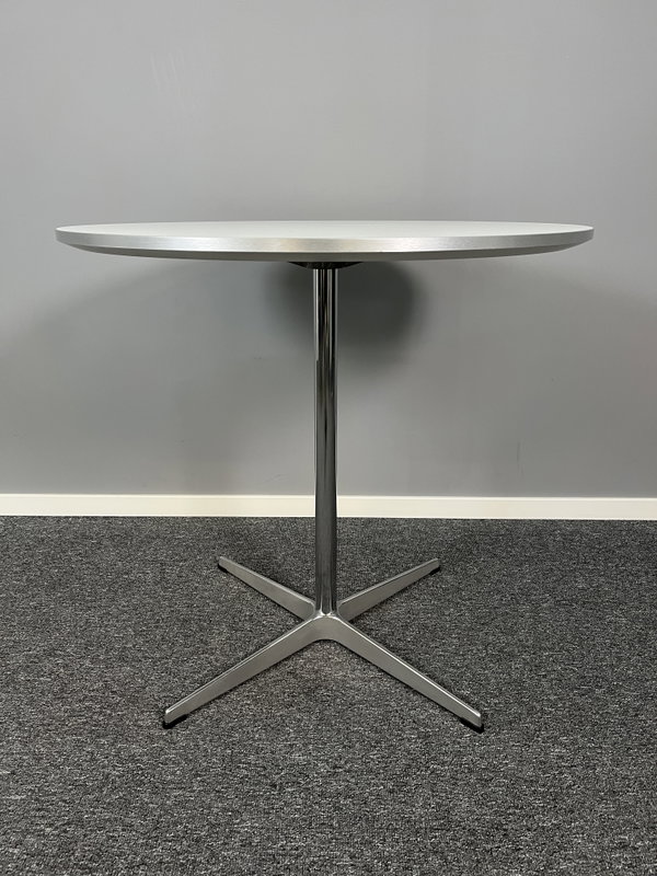 Cafébord Fritz Hansen A622 75cm diameter
