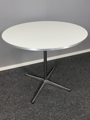 Cafébord Fritz Hansen A622 75cm diameter