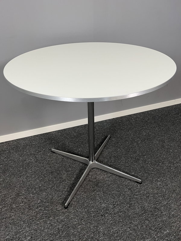 Cafébord Fritz Hansen A622 75cm diameter