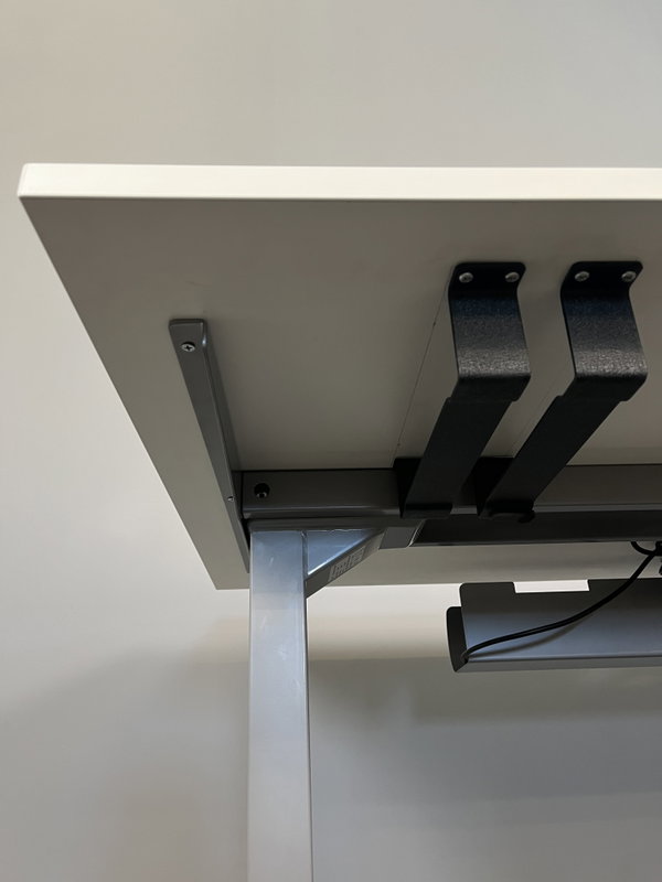 Höj & Sänkbart skrivbord 160cm Kenson