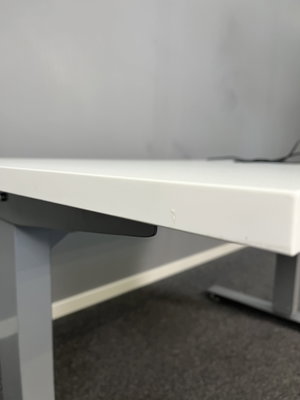 Höj & Sänkbart skrivbord 120cm Kenson