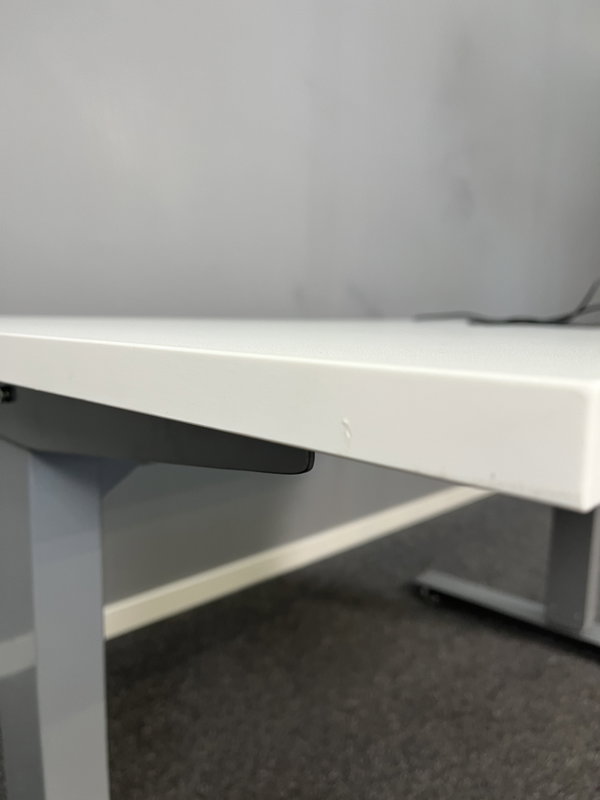 Höj & Sänkbart skrivbord 120cm Kenson
