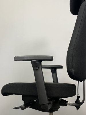 Kontorsstol Lanab 6340 svart tyg. Nackstöd, armstöd & svankstödspump