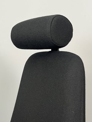 Kontorsstol Lanab 6340 svart tyg. Nackstöd, armstöd & svankstödspump