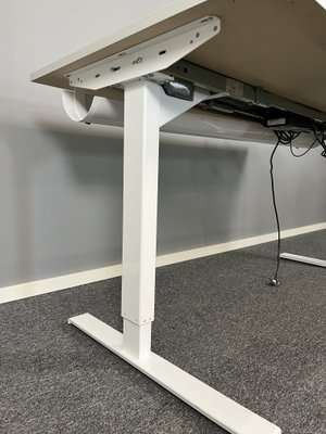 Höj & Sänkbart skrivbord 160cm Edsbyn Ljusgrå