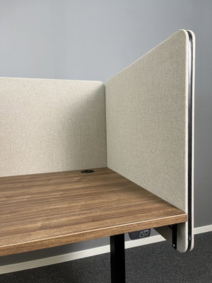 Höj & Sänkbart Skrivbord Rol Ergo 140cm med Bordsskärmar Lintex Edge
