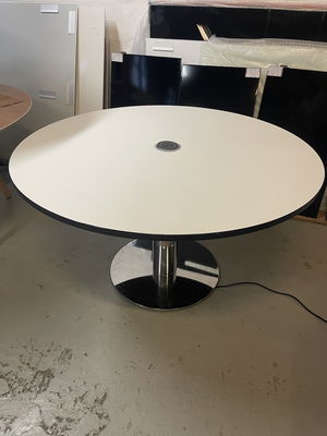 Runt bord Ø127cm H72,5cm