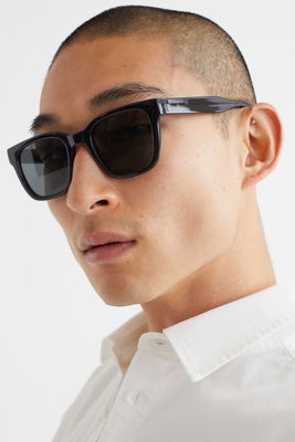 Polarised sunglasses