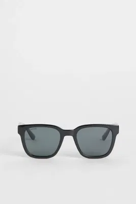 Polarised sunglasses
