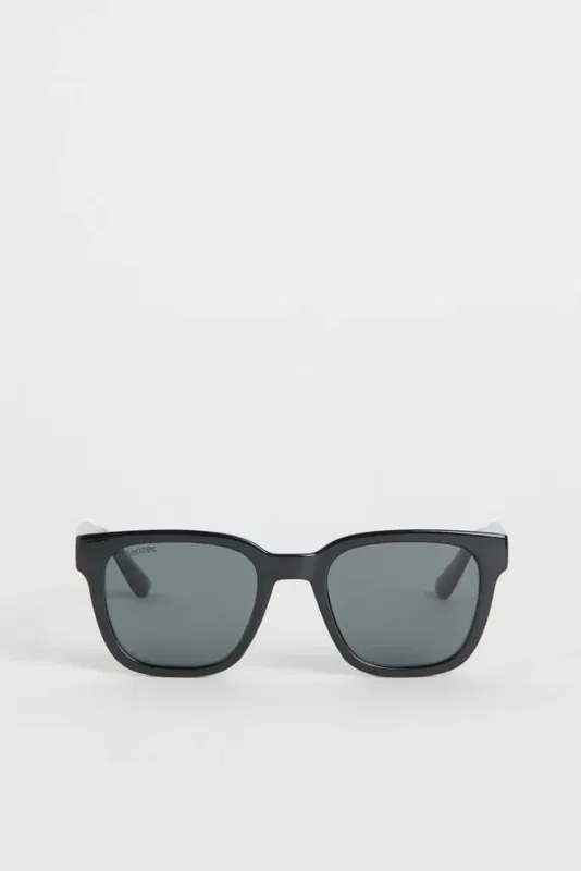 Polarised sunglasses