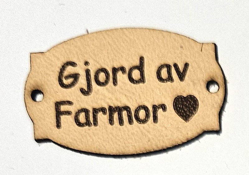 Skinnetikett "Gjord av farmor"   10 st/fp.
