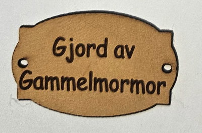 Skinnetikett "Gjord av gammelmormor"   10 st/fp.