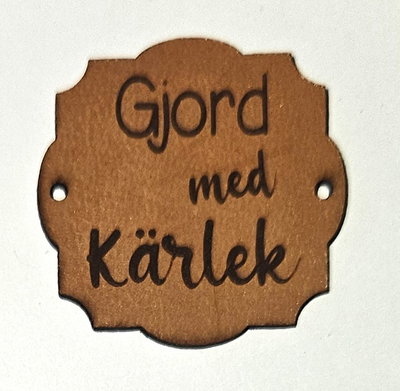 Skinnetikett större "Gjord med kärlek"   10 st/fp.