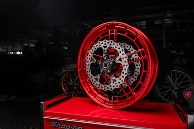 WHEEL FLATLINE 19 X 3.25 RED