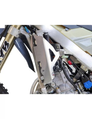 XTREM RADIATOR GUARD TM RAC EN