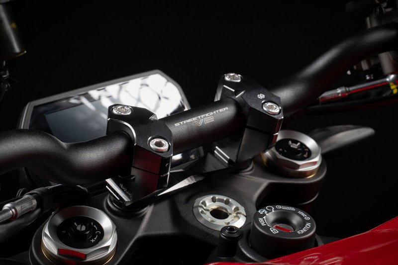 2DGT HANDLEBAR RISERS DUCATI M