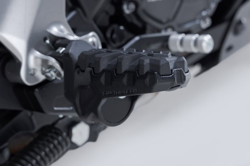 EVO FOOTREST KIT BLACK