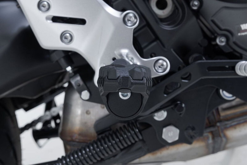 EVO FOOTREST KIT BLACK