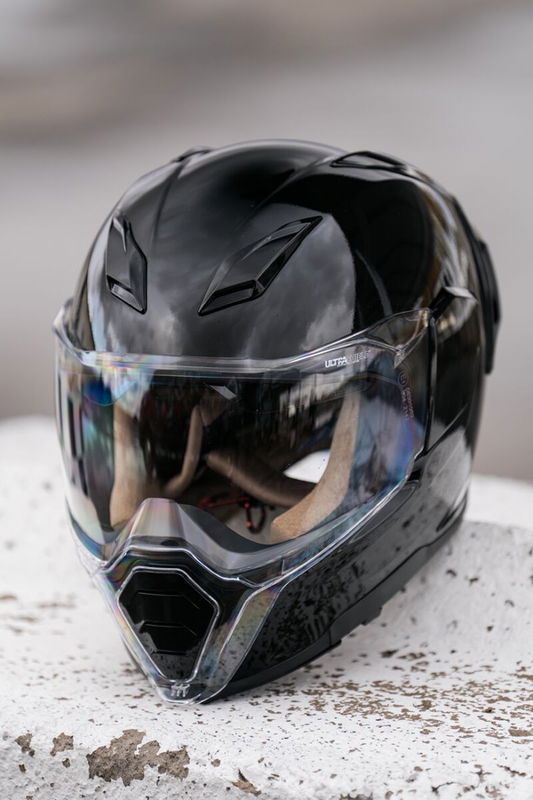 HELMET ULTRAFLITE GLOSS BLACK