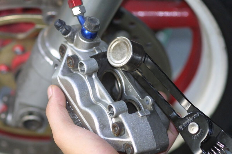 PLIERS PISTON BRAKE CALIPER