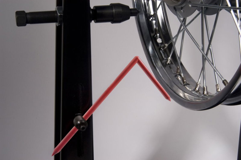 STAND WHEEL TURNING AND BALANC