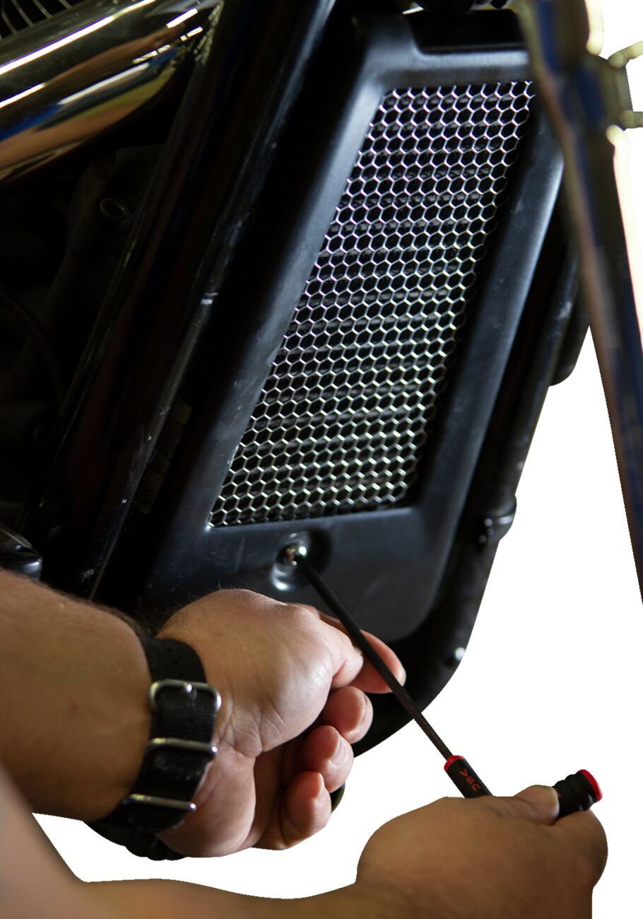 2018+ SOFTAIL - OIL COOLER RAD