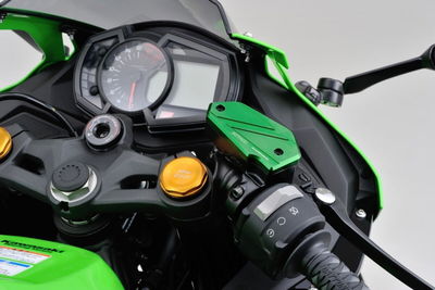 MASTER CYLINDER CAP-FRONT KAWA