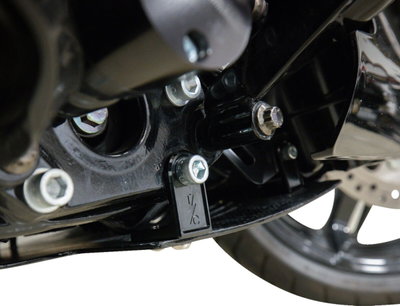 PLATE SKID CARBON GLOSS W/BLAC