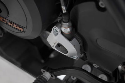 CLUTCH SLAVE CYLINDER GUARD KT