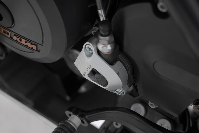 CLUTCH SLAVE CYLINDER GUARD KT