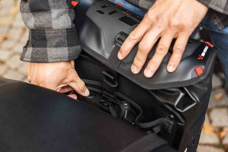 SIDE BAG WP 11L