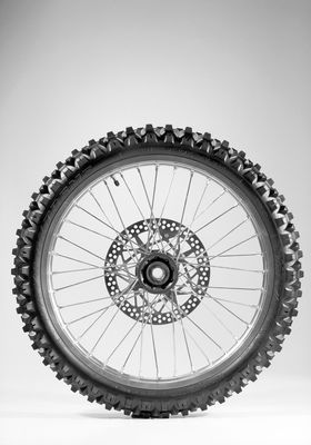MCE 6D EX MED 110/80-18 58R M+