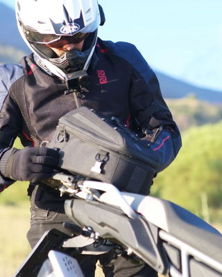 SEAT BAG REAR PLUS 11-19L BLAC