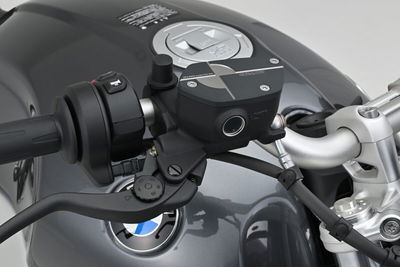 MASTER CYLINDER CAP FRONT RNIN