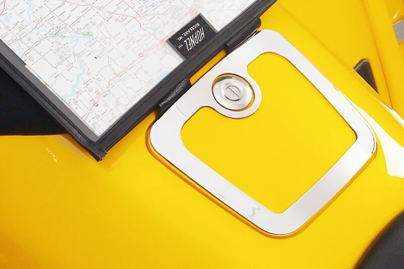ACCENT-FUEL DOOR GL18