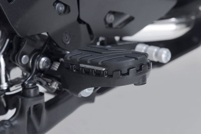 ION FOOTREST KIT BLACK
