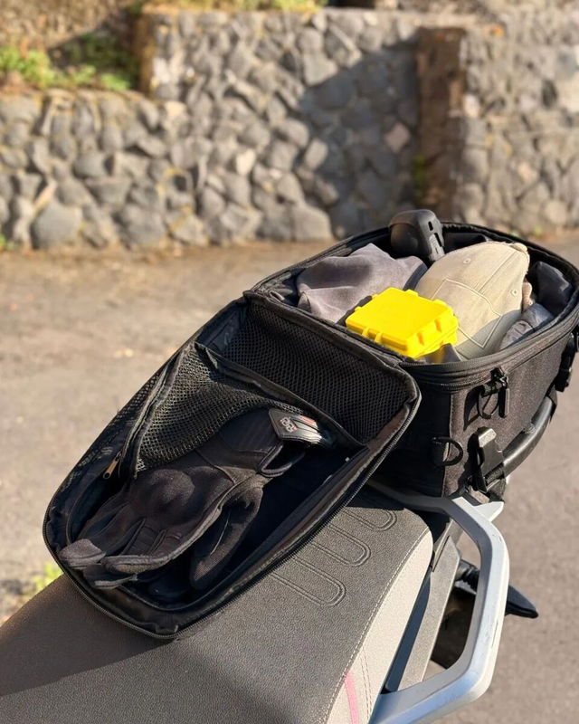 SEAT BAG REAR PLUS 11-19L BLAC