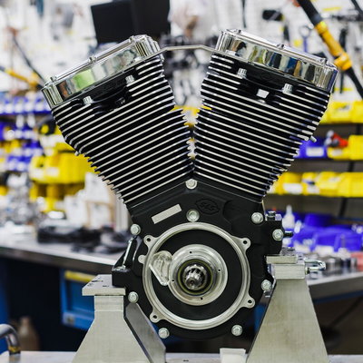 ENGINE V124 BLK/WB LB